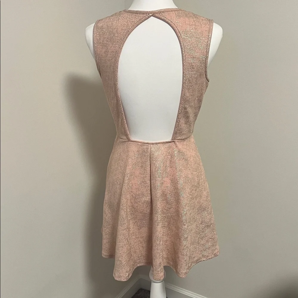 Sleeveless Open Back Dress - Picture 3 of 5